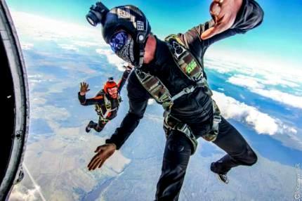 Stephan-Lipp-skydiving.jpeg