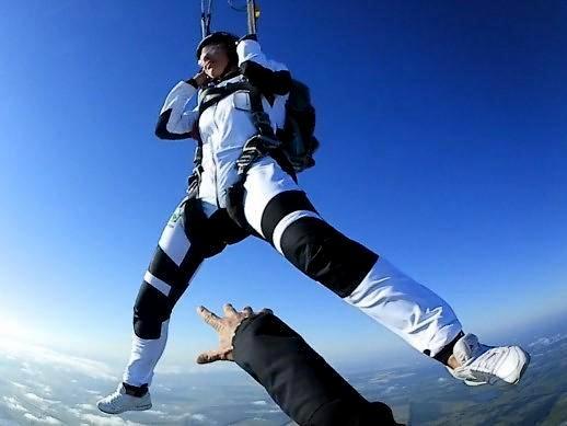 AFF-instructor-and-AFF-student-in-free-fall.jpg