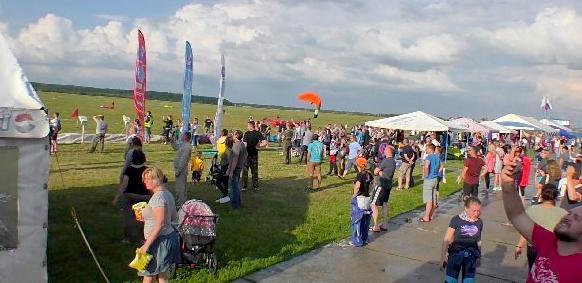 spectator-crowd-at-the-Flight-Club-skydiving-school.jpg