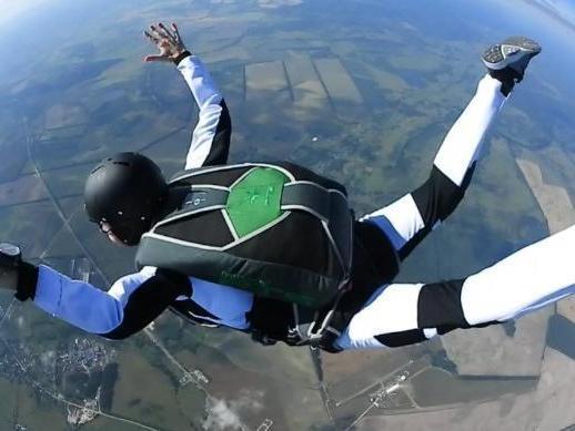 skydiving-student-in-free-fall.jpg